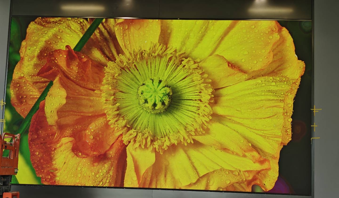 ����ĳ��˾һ¥LED����