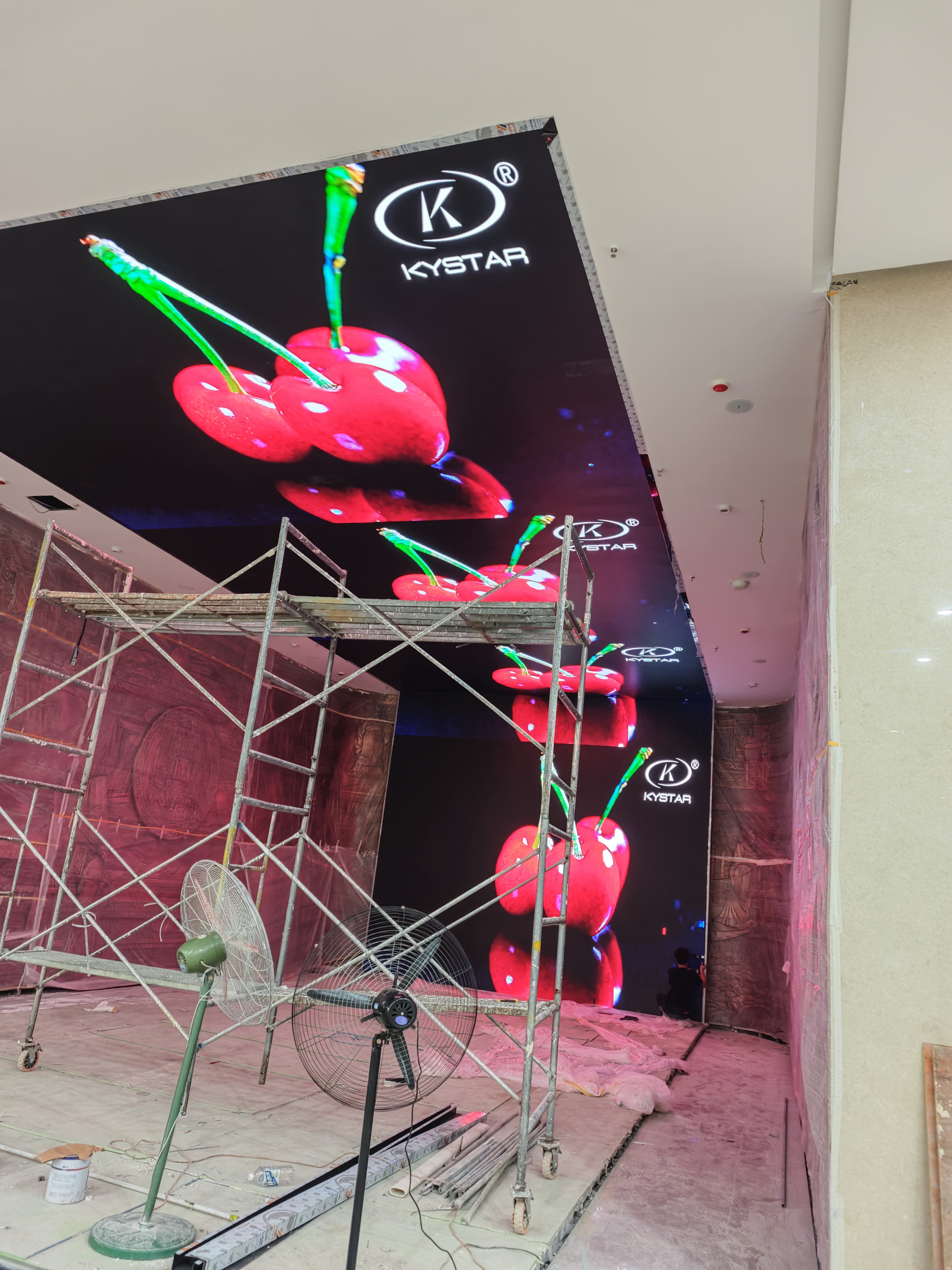 ������ί��У����