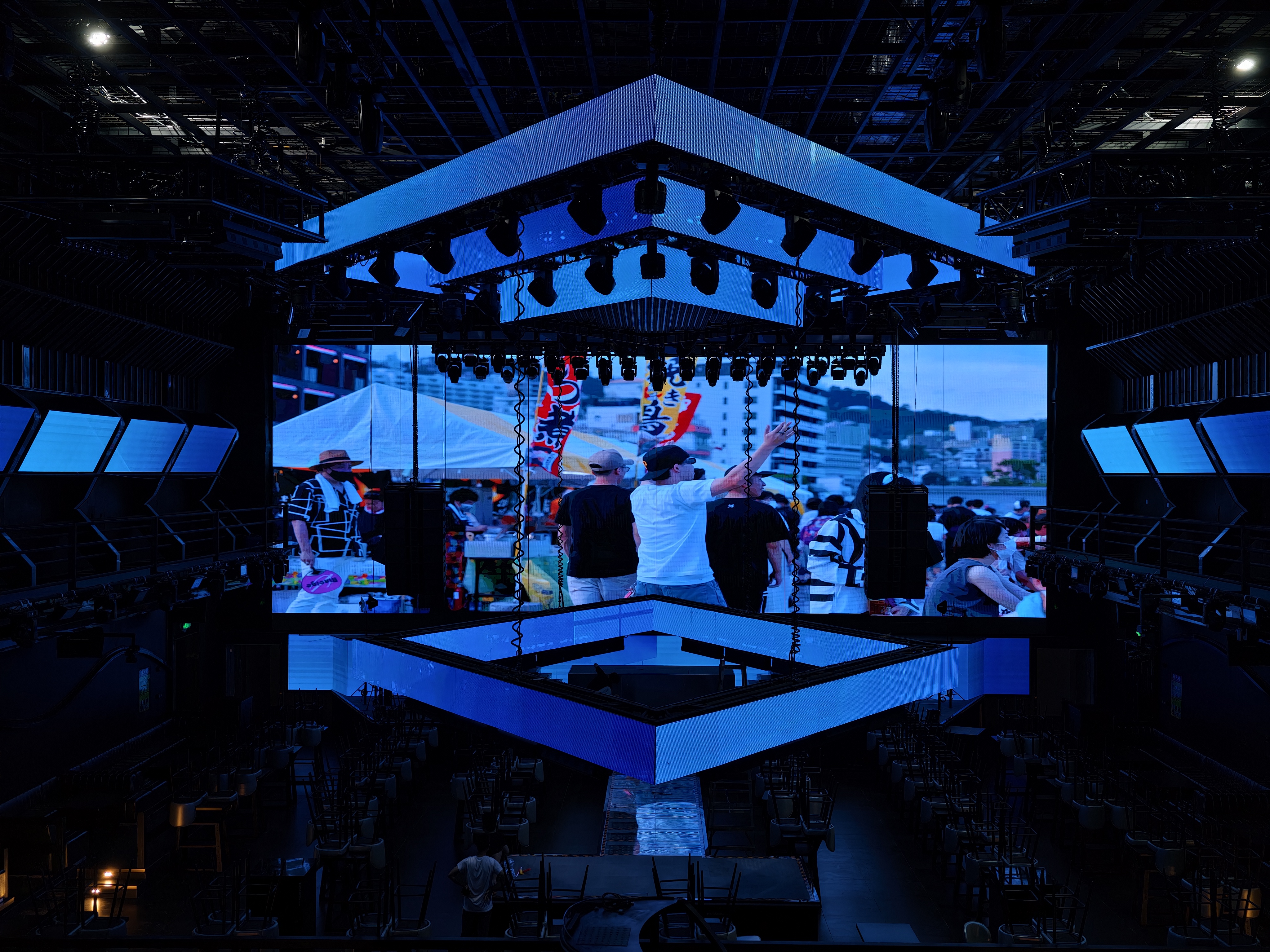 ��ɽ���Ϻ��� FC LIVESHOW �ư�